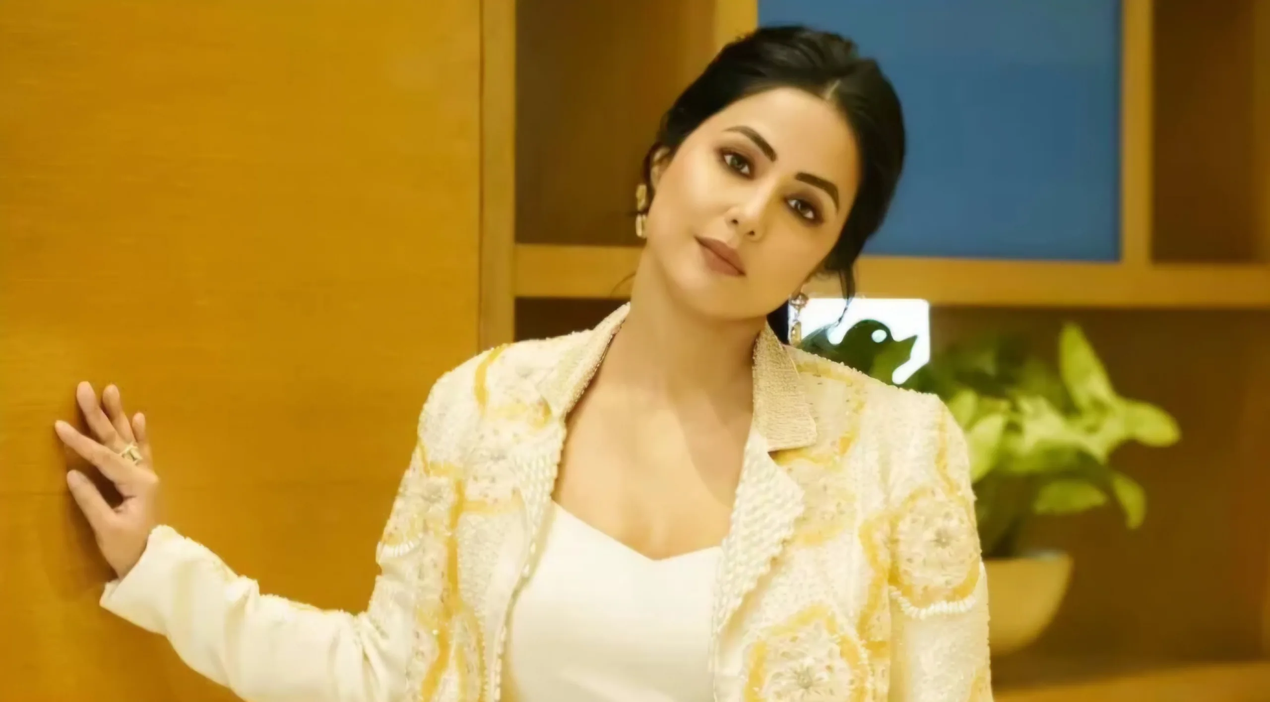 hina khan scaled