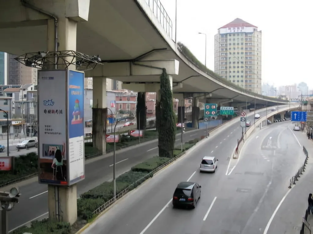 Elevated road
