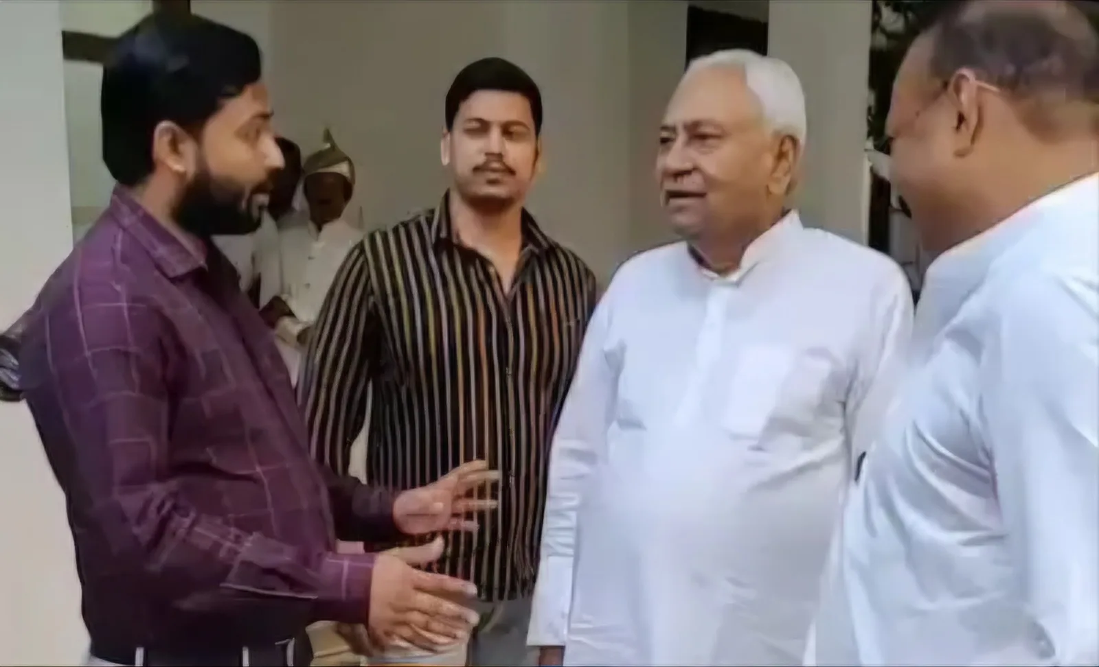 Nitish Kumar khan sir jpg