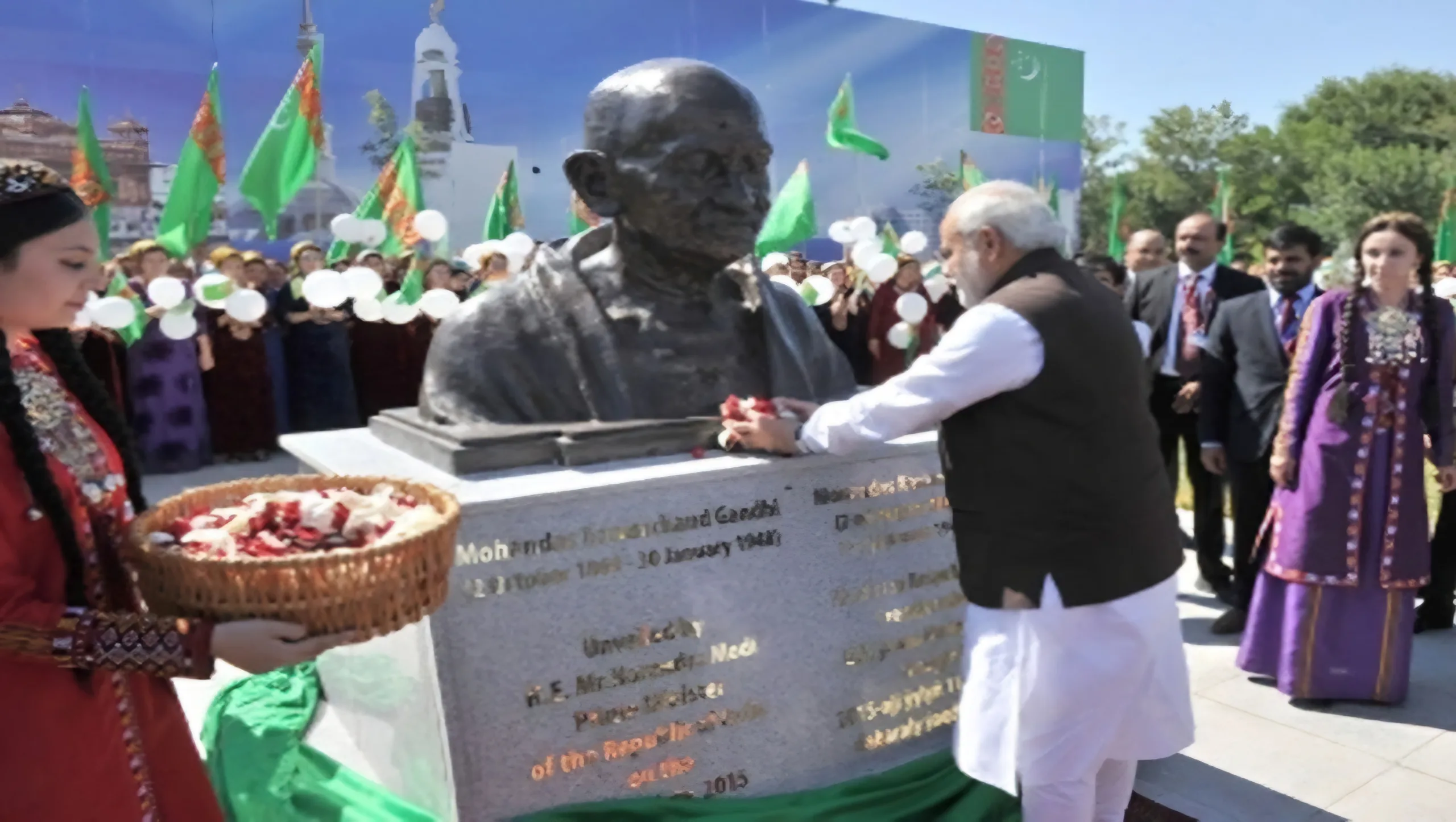 PM Modi Gandhi 1024x576 1 scaled