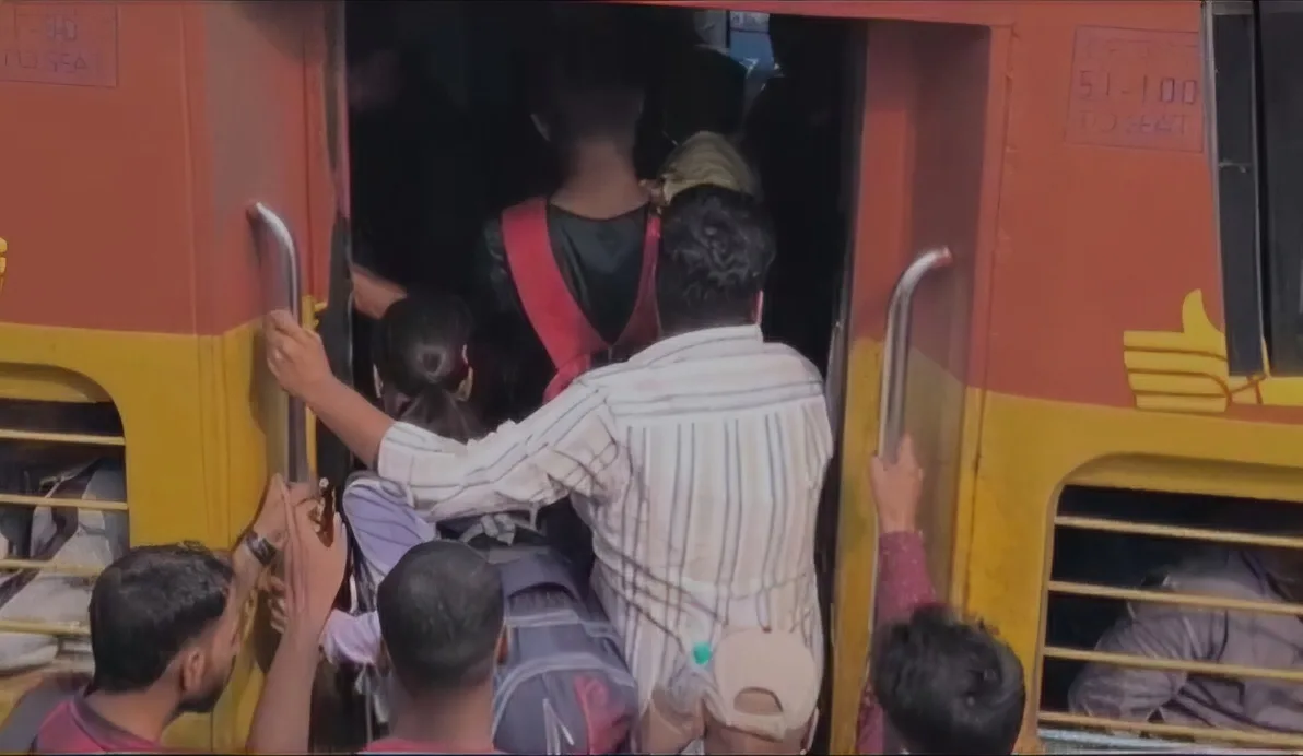 Rush in train 1 jpg