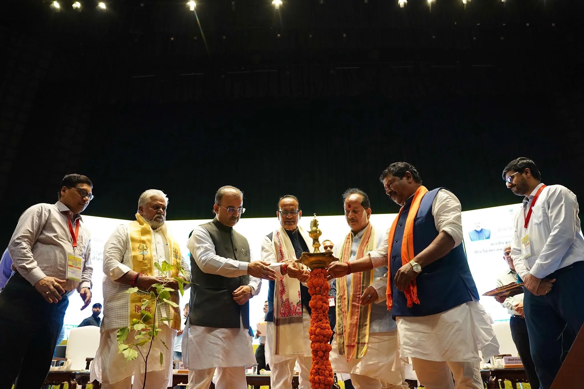 केंद्रीय कृषि मंत्री शिवराज सिंह चौहान ने बिहार में किसान संवाद के जरिए की आत्मनिर्भर खेती की वकालत