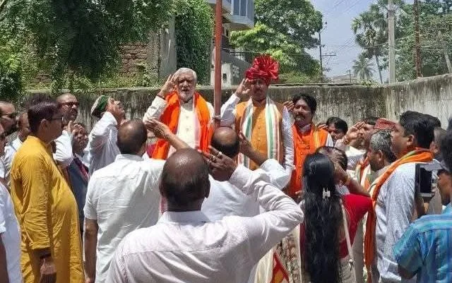 भागलपुर: भाजपा जिला कार्यालय में झंडोत्तोलन, संतोष कुमार ने फहराया तिरंगा