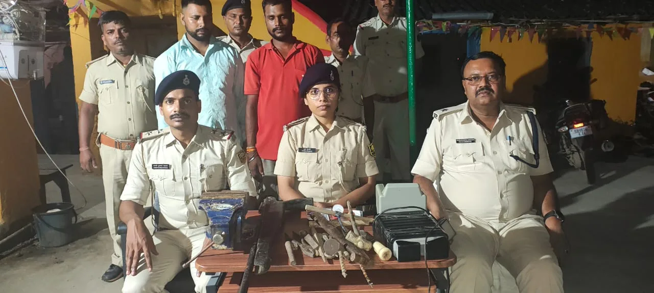 बिहार पुलिस ने अवैध शस्त्र निर्माण फैक्ट्री का किया भंडाफोड़, दो आरोपी गिरफ्तार