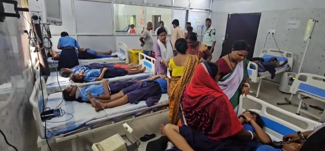 बांका : अमरपुर के स्कूल में एचपीवी टीका लेने के बाद 21 छात्राएं बीमार? परिजनों में मचा हड़कंप