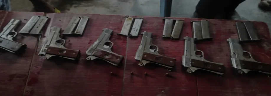 खगड़िया में हथियार तस्करों पर बड़ी कार्रवाई, तीन गिरफ्तार — 6 पिस्टल, 12 मैगजीन और कारतूस बरामद