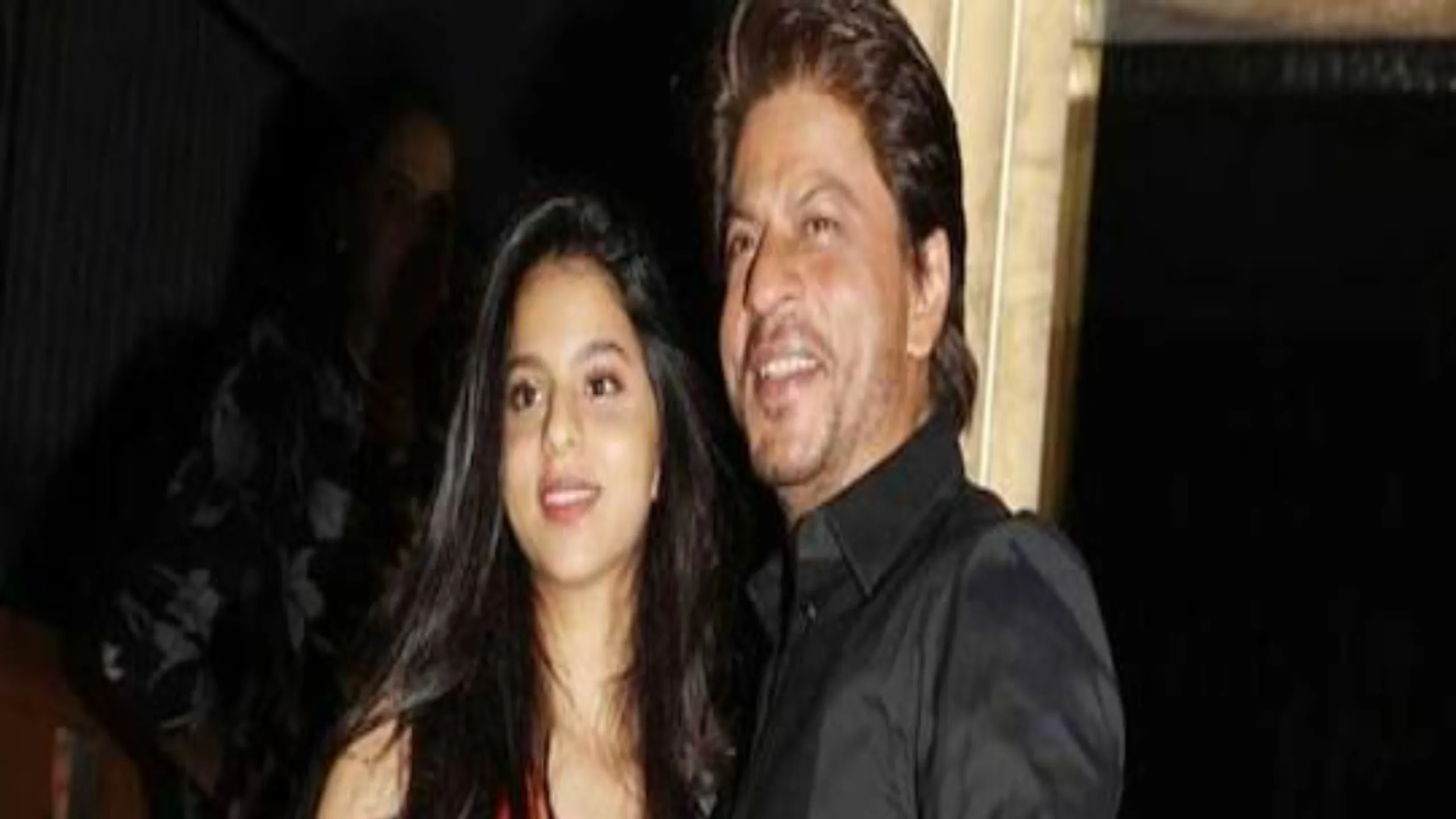 अलीबाग जमीन खरीद मामले में शाहरुख खान की बेटी सुहाना खान पर केस दर्ज