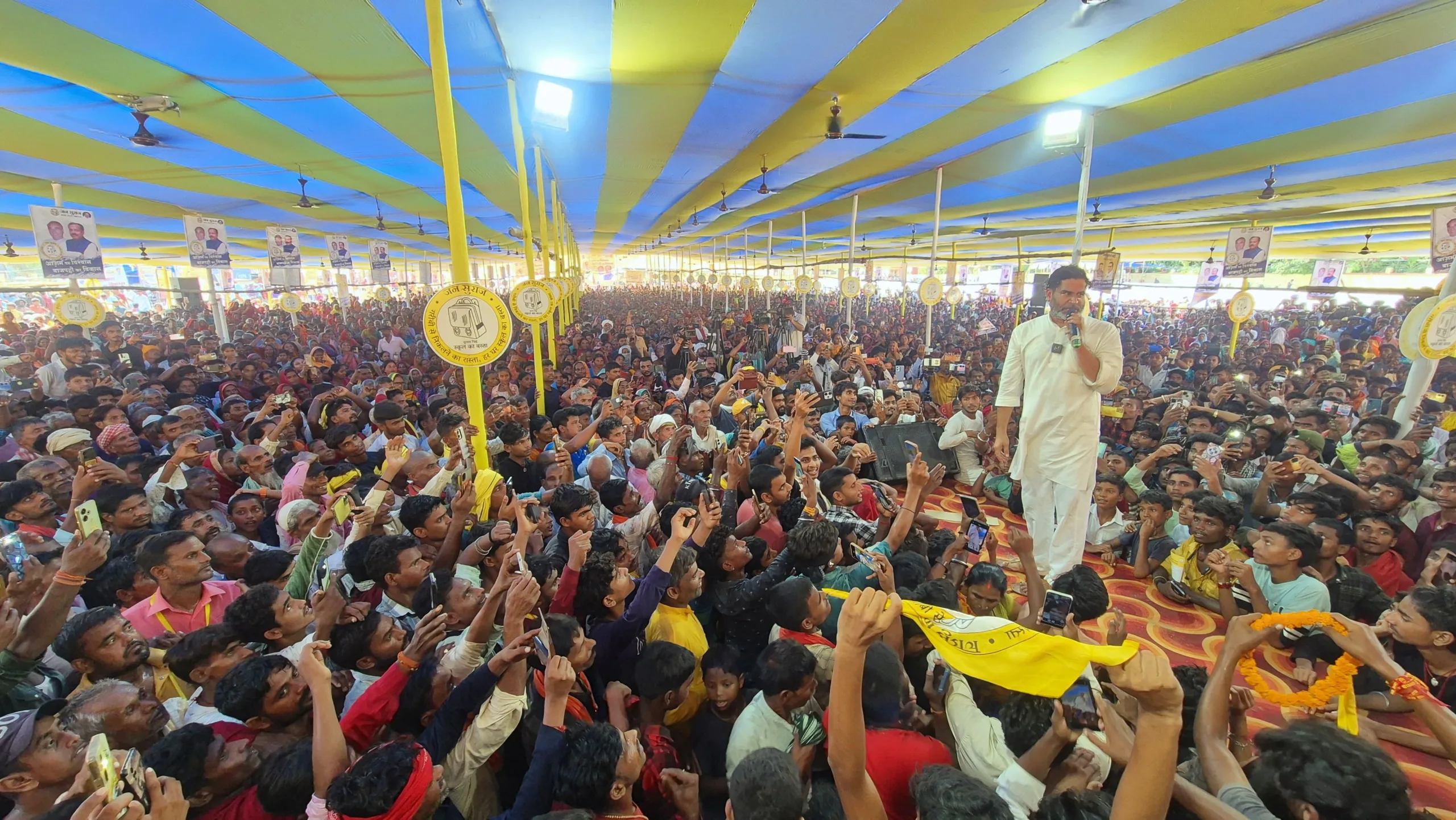 प्रशांत किशोर का हमला: संजय जायसवाल पर लीगल नोटिस विवाद में तीखा वार, संजय यादव को भी घेरा