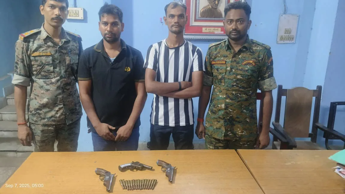 औरंगाबाद में एसटीएफ और जिला पुलिस की संयुक्त कार्रवाई, कुख्यात अपराधी विकास कुमार और सहयोगी मोहम्मद तौहिद अवैध हथियारों के साथ गिरफ्तार