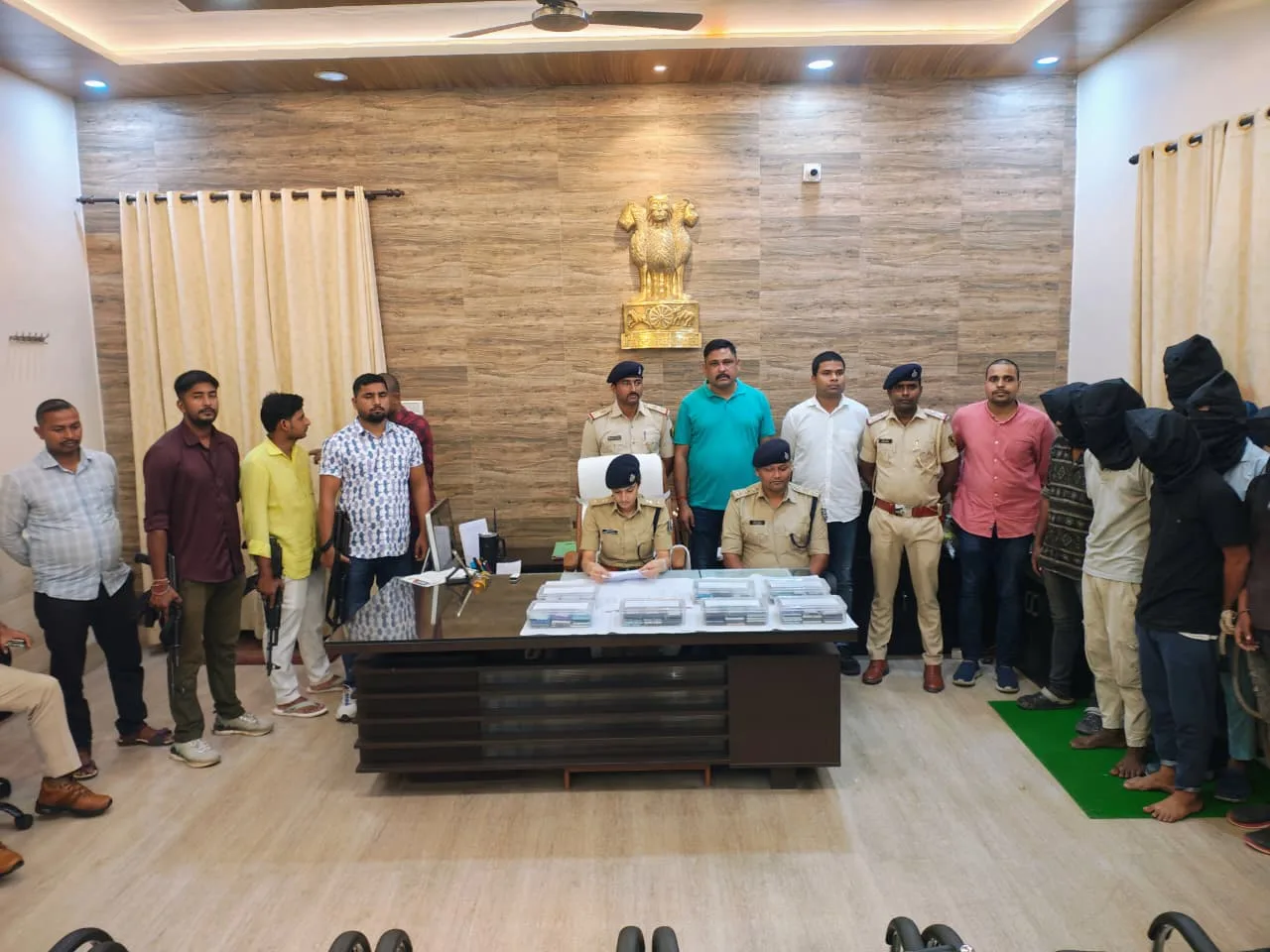 पूर्णिया पुलिस ने मोबाइल चोरी का अंतरराज्यीय गिरोह किया धराशायी, 7 गिरफ्तार, 81 चोरी के मोबाइल बरामद
