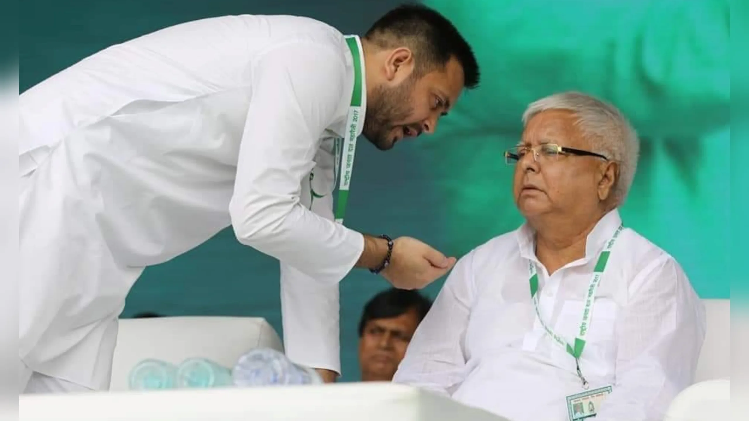 लालू-तेजस्वी ने कसा तंज, एनडीए पर ‘6 और 11’ वाला वार 2 GridArt 20251008 092612523 scaled