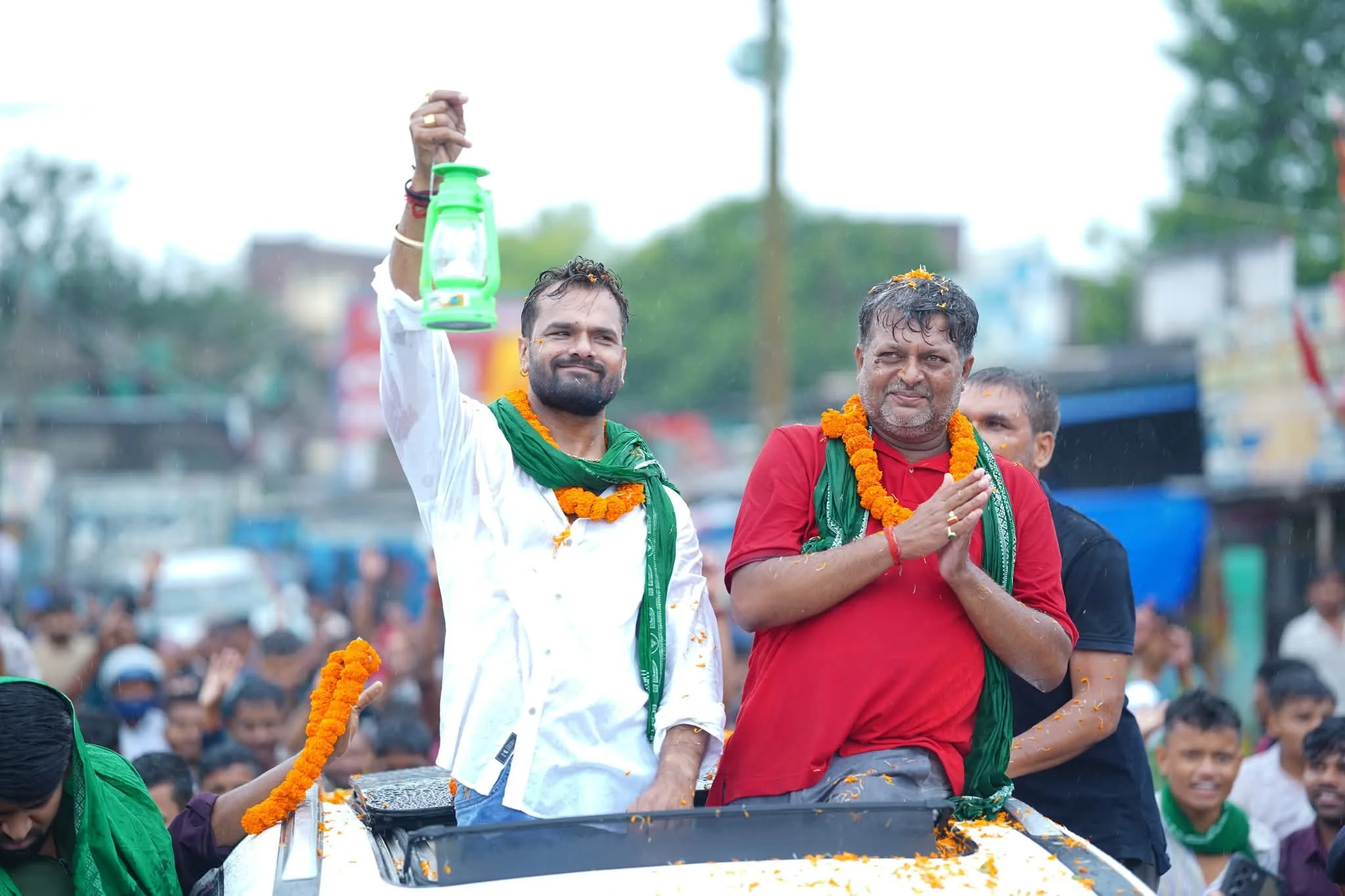 "एक बार छपरा को बदल दूं, फिर छोड़ दूंगा राजनीति" — ब्रह्मपुर में गरजे खेसारी लाल यादव, विरोधियों पर बोला तीखा हमला 3 FB IMG 1762055705520