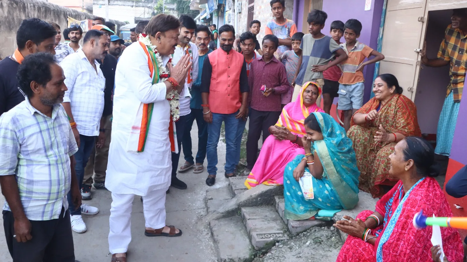 भागलपुर में कांग्रेस प्रत्याशी अजीत शर्मा का जनसंपर्क अभियान तेज, 11 नवंबर को समर्थन देने की अपील 2 IMG 20251108 WA0122