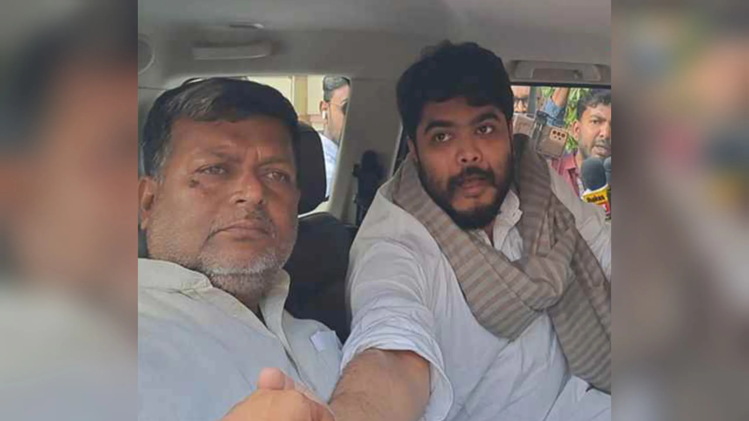 शीतकालीन सत्र के पहले दिन शपथ के बाद मंत्री जमा खान ने ओसामा शहाब से मिलाया हाथ, कहा- “वह मेरे भाई जैसे हैं”