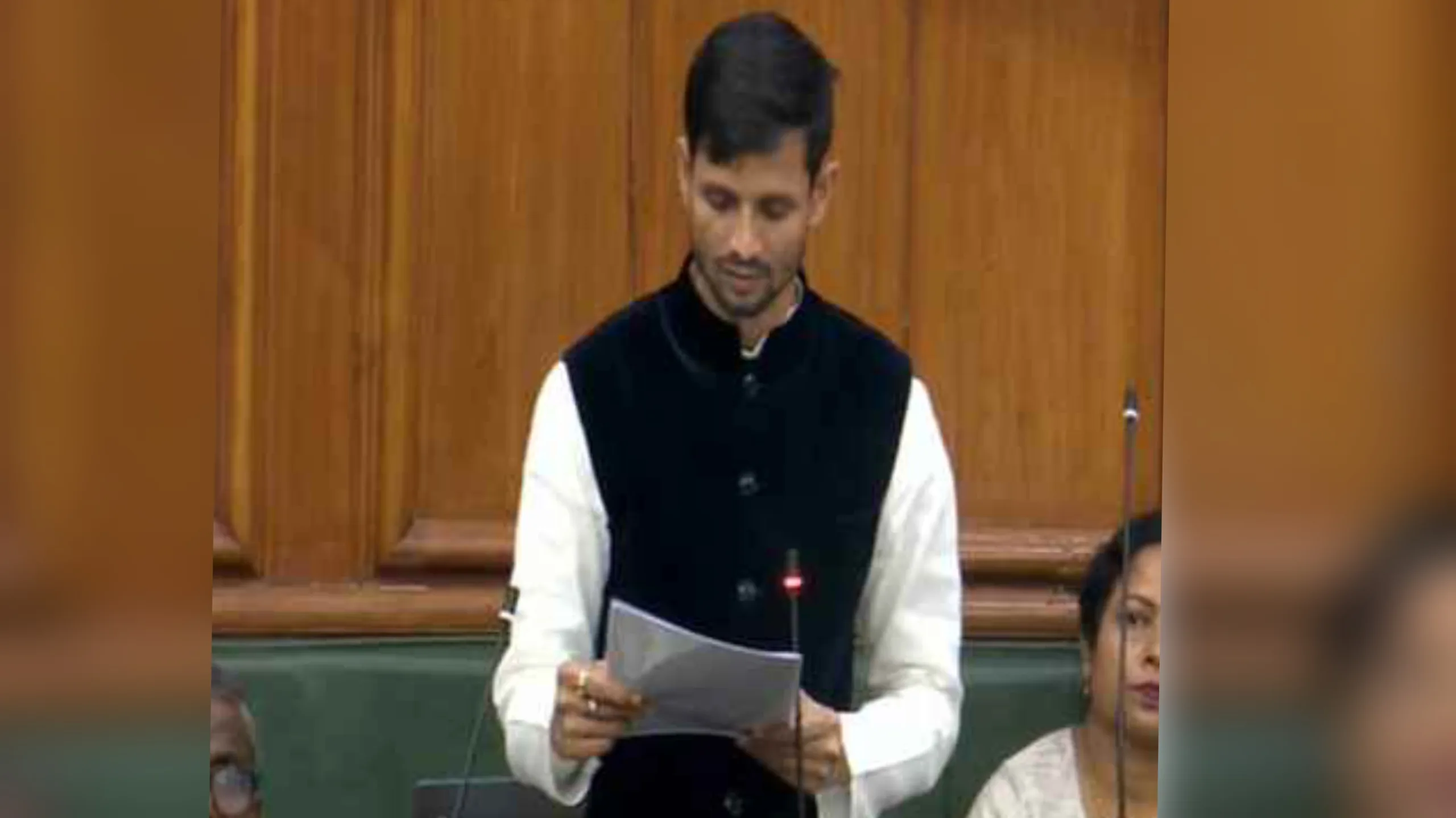 शपथ ग्रहण के दौरान अपना नाम लेना भूल गए बीजेपी विधायक विशाल प्रशांत, प्रोटेम स्पीकर ने भी नहीं किया नोटिस