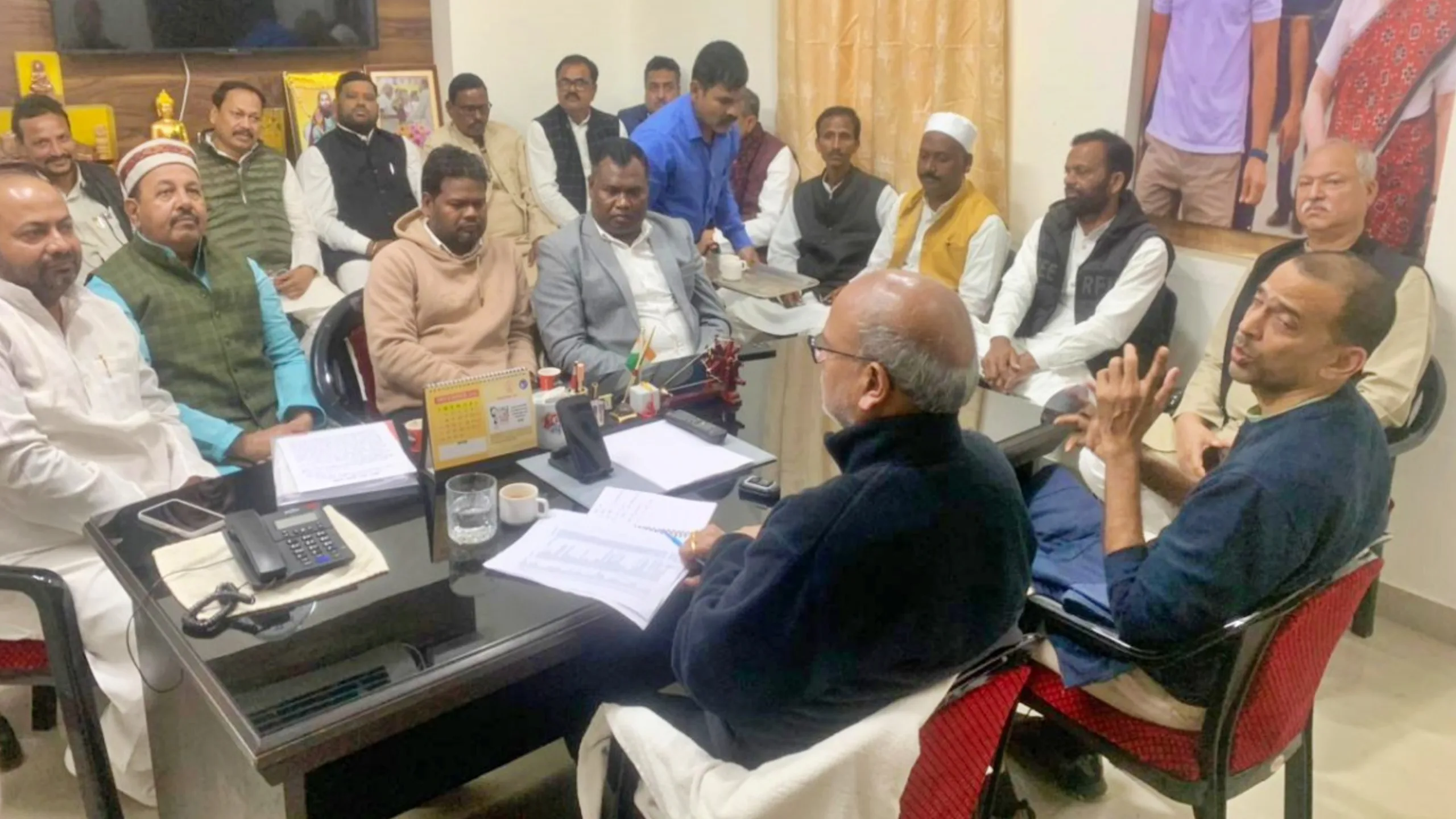 बिहार चुनाव में करारी हार के बाद कांग्रेस की समीक्षा बैठक, कार्यकर्ताओं ने उठाए बड़े सवाल