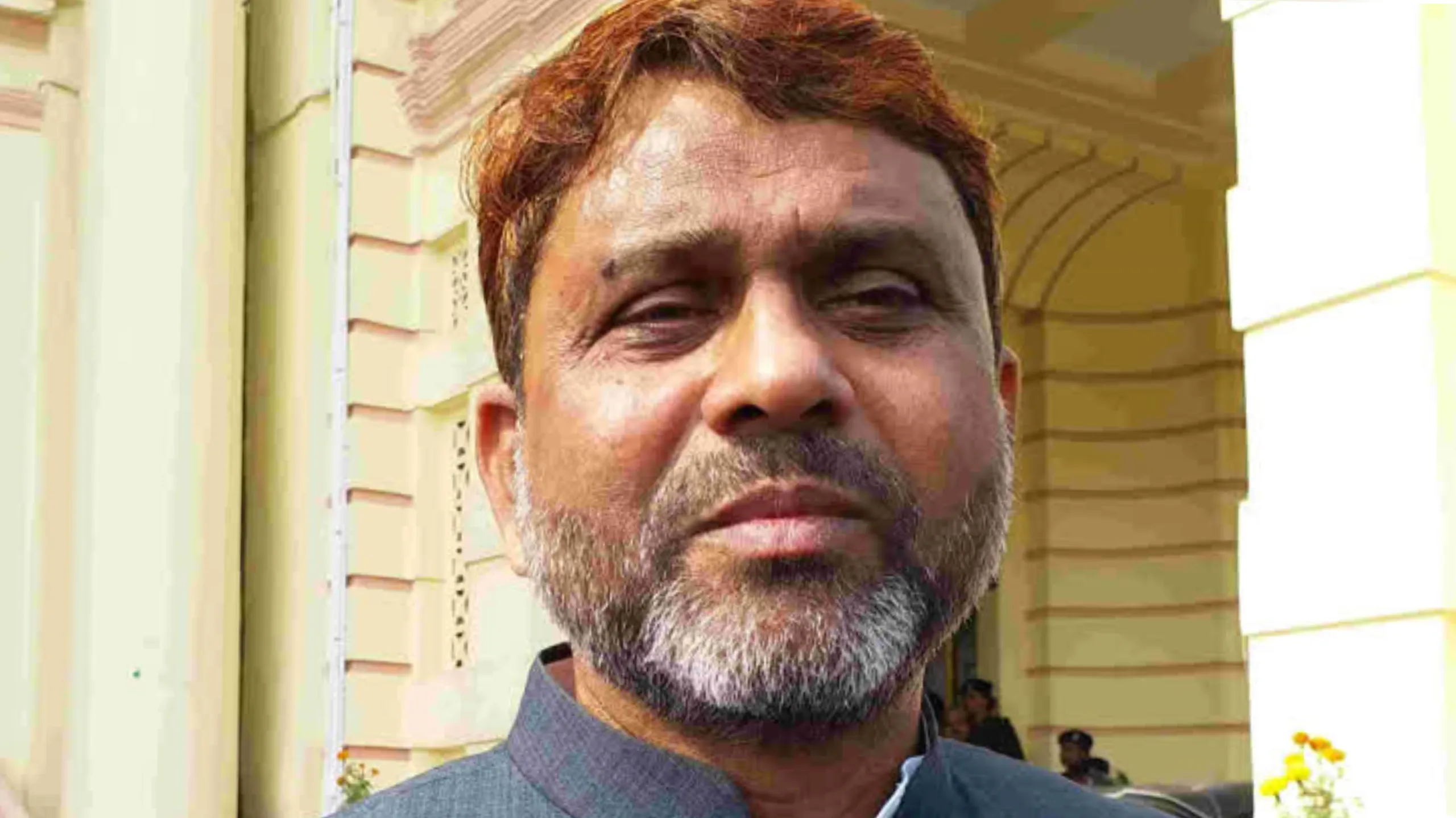 “गरीब की बीवी सबकी भाभी हो जाती है…” — AIMIM प्रदेश अध्यक्ष अख्तरुल ईमान का बड़ा बयान, बोले– “हमारी मुट्ठी इस बार बंद है”