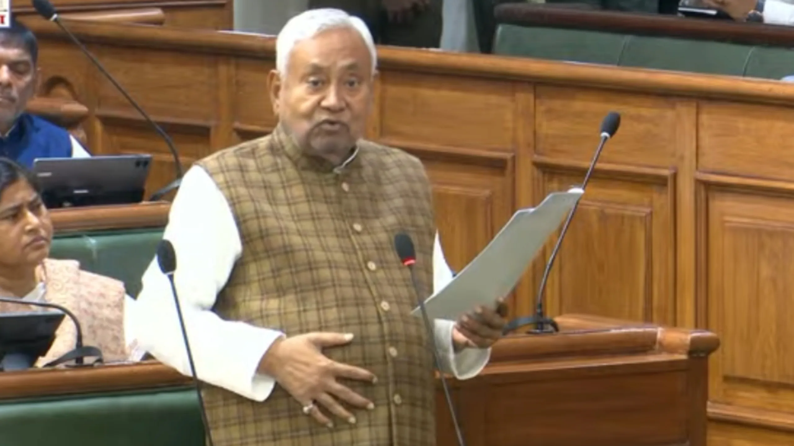 ‘आप लोग काहे काम नहीं करते?’—सदन में मजाकिया अंदाज़ में सीएम नीतीश ने विपक्ष पर साधा निशाना