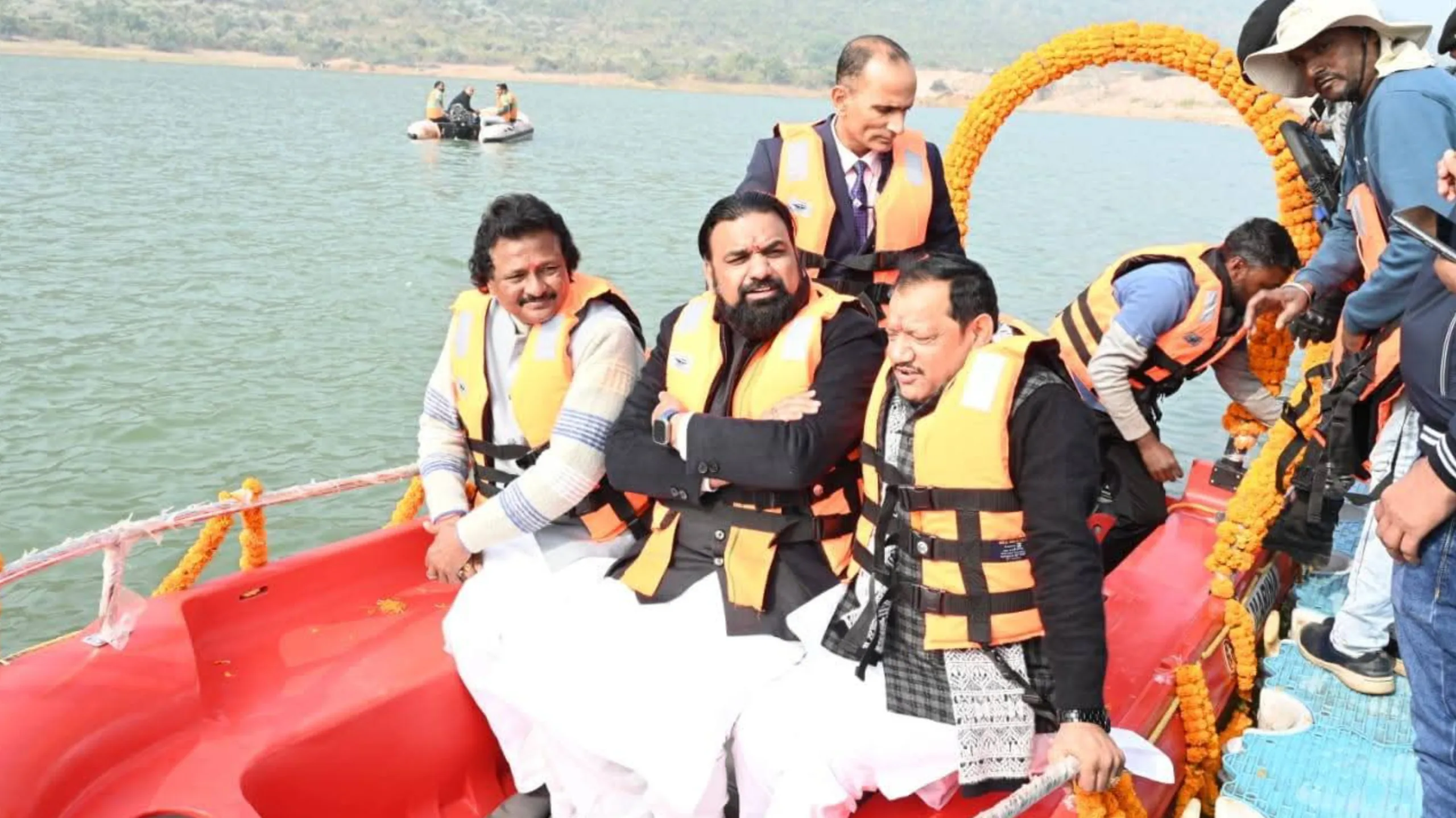 खड़गपुर झील में नौका विहार का शुभारंभ, डिप्टी सीएम सम्राट चौधरी बोले—मुंगेर बनेगा अंतरराष्ट्रीय पर्यटन केंद्र