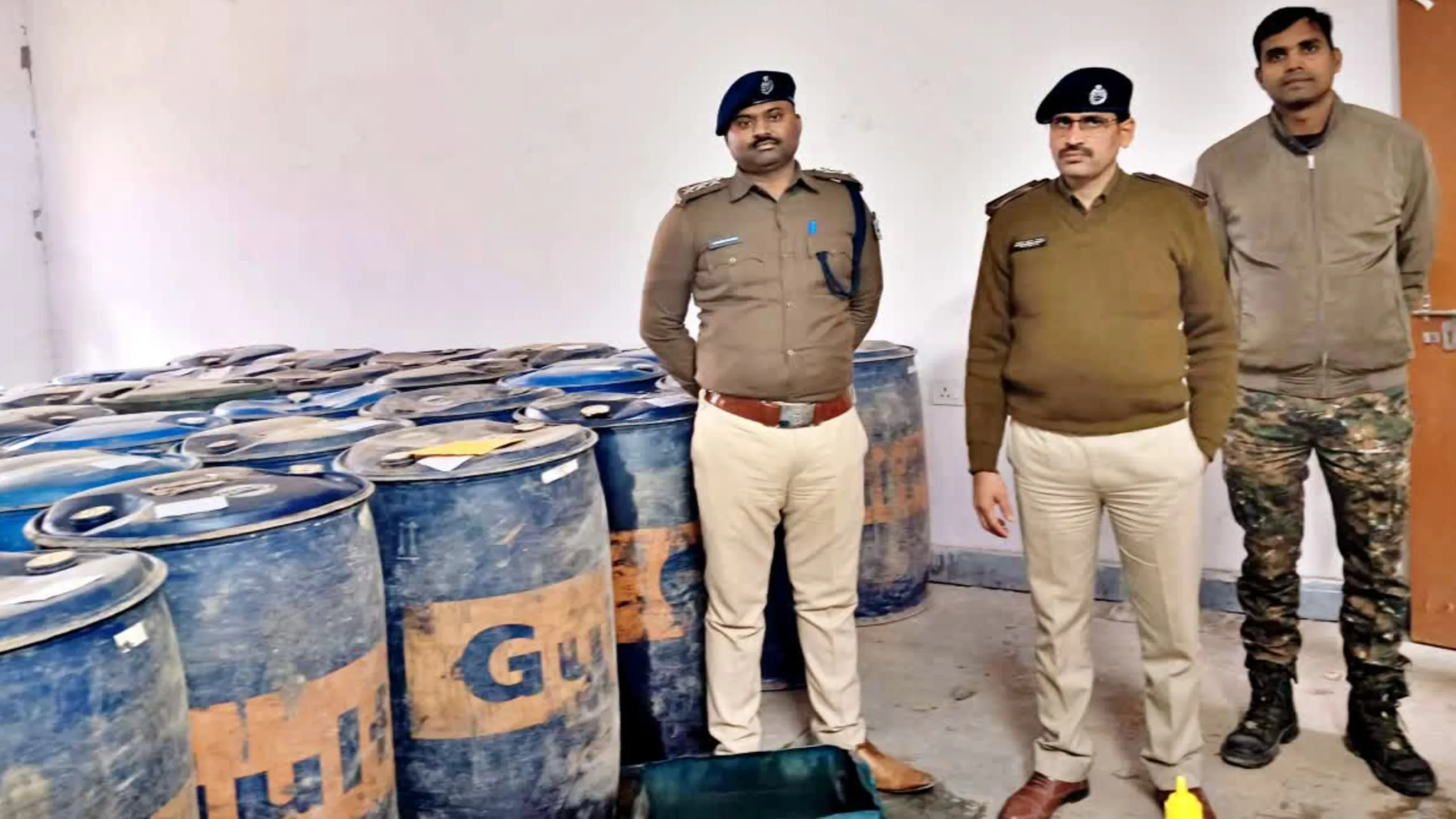 मोतिहारी में नकली पेट्रोल-डीजल सिंडिकेट का भंडाफोड़, 9600 लीटर अवैध ईंधन जब्त, 5 गिरफ्तार