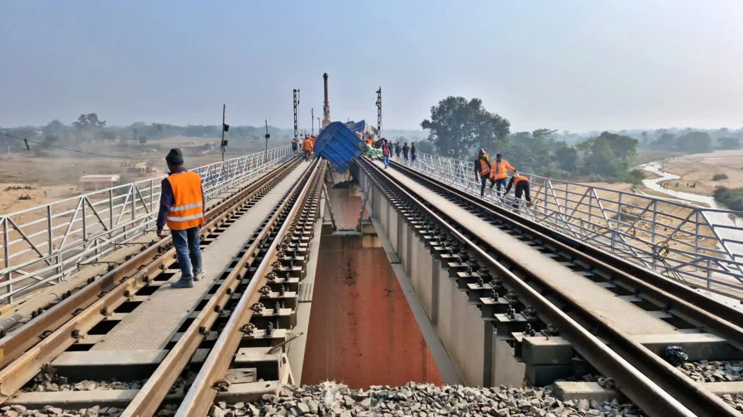 जमुई ट्रेन हादसा: मालगाड़ी पलटने से रेल परिचालन बाधित, दिल्ली–हावड़ा रूट प्रभावित