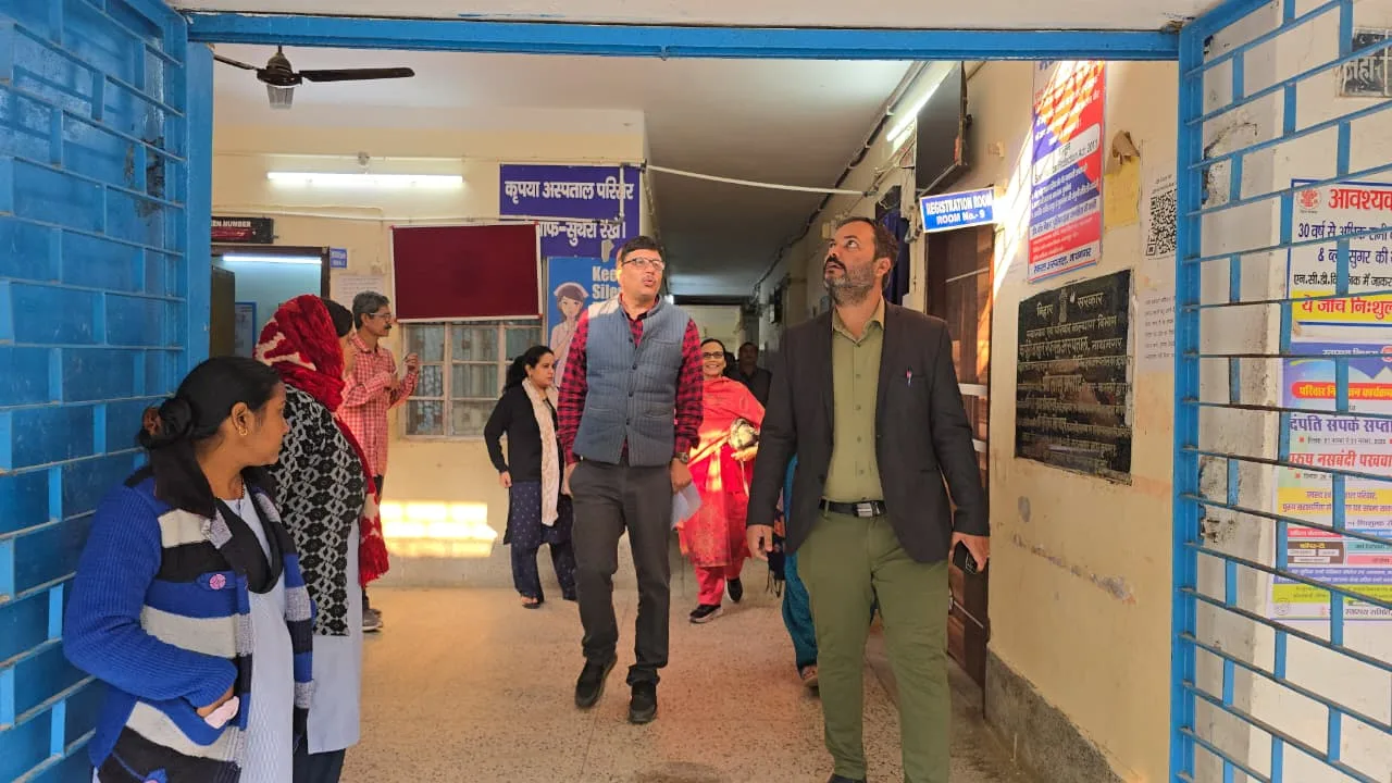 नाथनगर में प्रशासनिक टीम की व्यापक जांच: स्कूल, पीडीएस दुकान, अस्पताल व आंगनवाड़ी केंद्रों का निरीक्षण