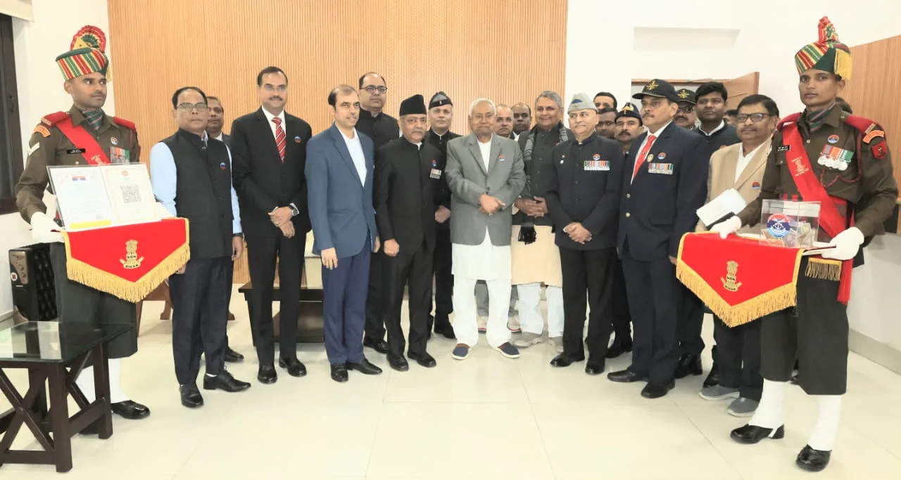 सशस्त्र सेना झंडा दिवस पर मुख्यमंत्री ने सैनिकों को नमन किया, राज्यवासियों से एक्स-सर्विसमैन फंड में अंशदान की अपील