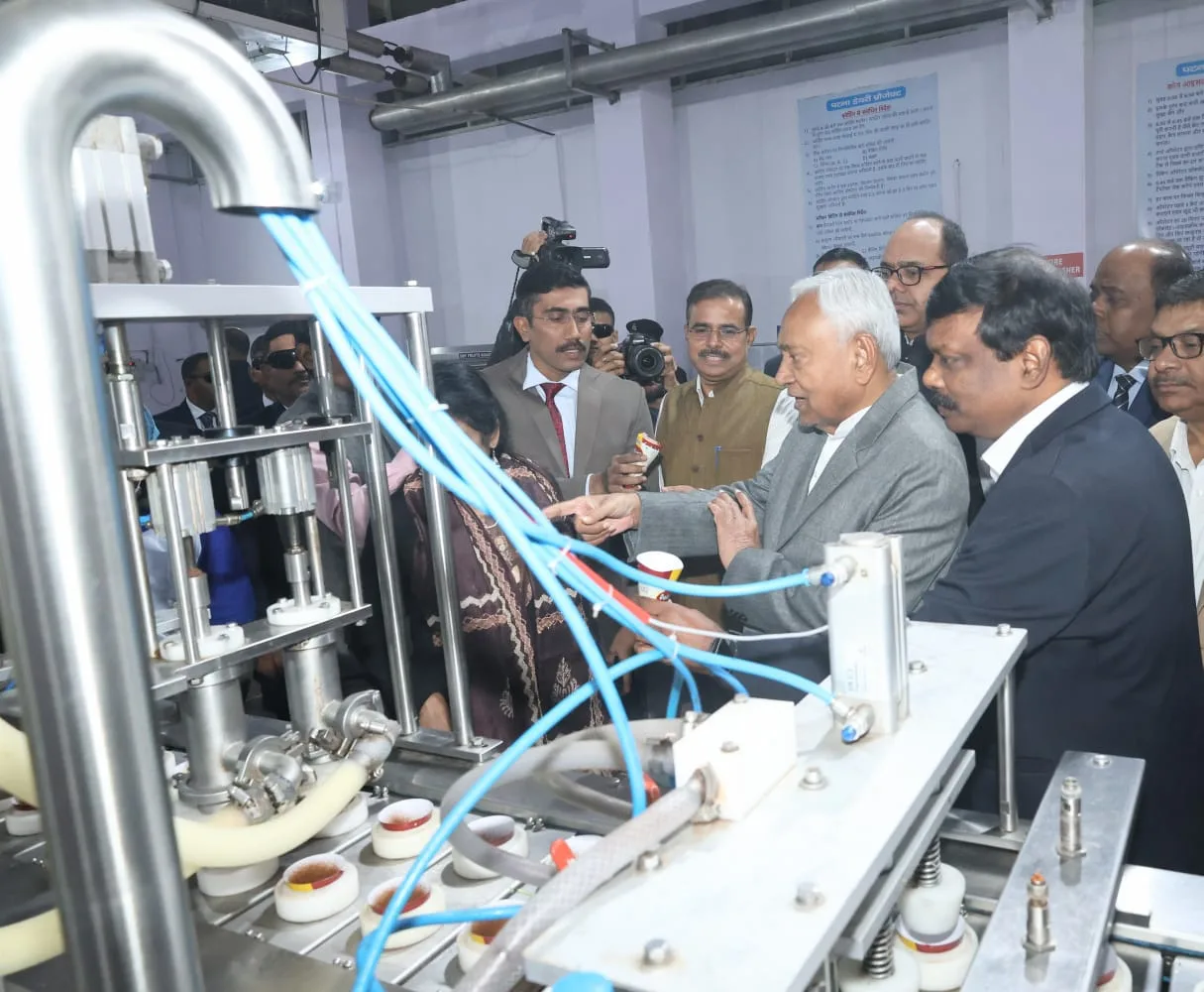 पटना डेयरी प्रोजेक्ट का मुख्यमंत्री ने किया निरीक्षण, दुग्ध समितियों के विस्तार और प्रोसेसिंग क्षमता बढ़ाने पर जोर