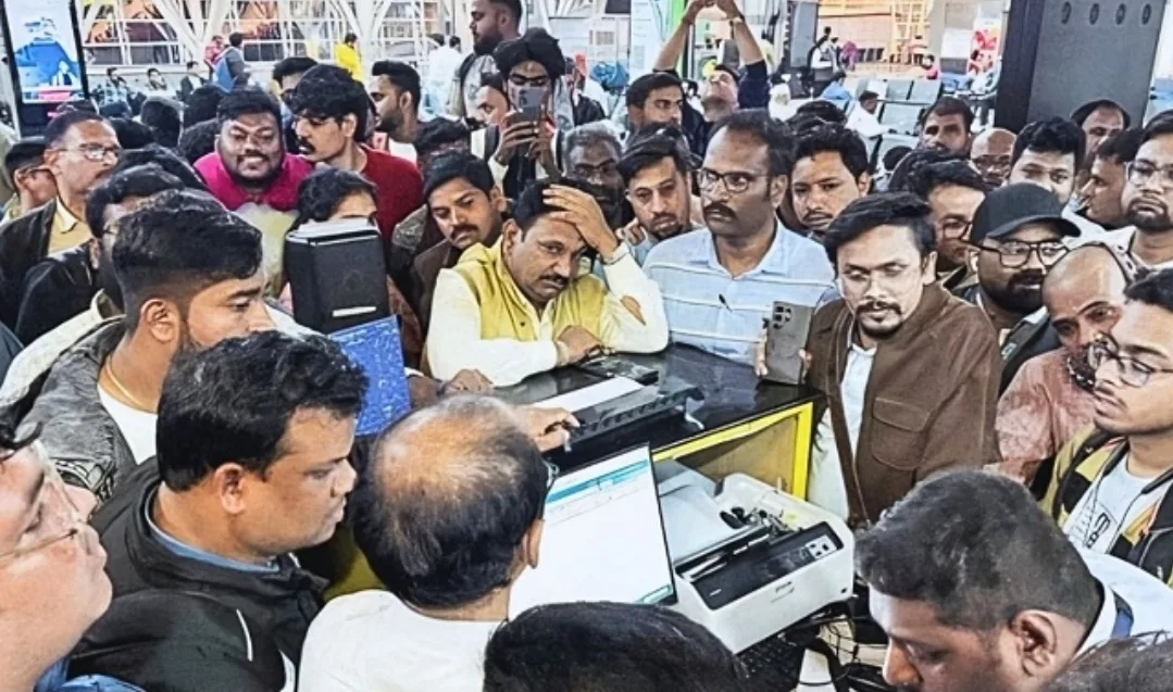 इंडिगो पर गहरा ऑपरेशनल संकट: पटना एयरपोर्ट पर 36 घंटे में 25 उड़ानें रद्द, 3,000 यात्री प्रभावित