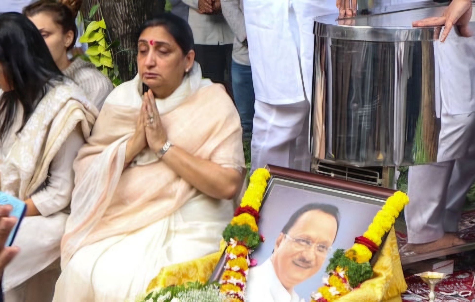 अजित पवार के बाद अब सुनेत्रा पवार?उपमुख्यमंत्री पद की रेस में सबसे आगे, NCP के दिग्गज नेताओं ने की मुलाकात