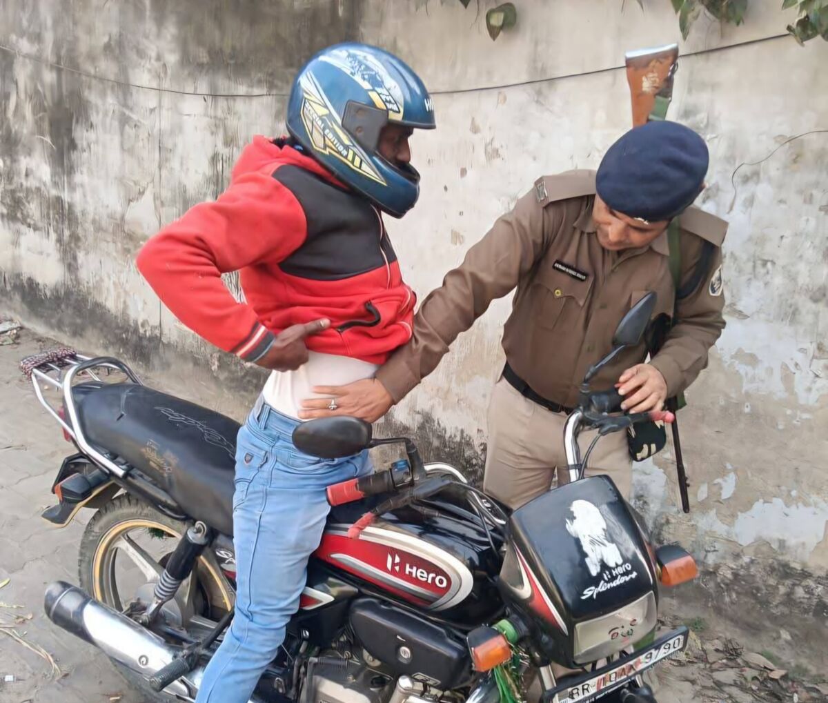 भागलपुर में पुलिस का सघन वाहन चेकिंग अभियान, शहरभर में चला रोको-टोको ऑपरेशन