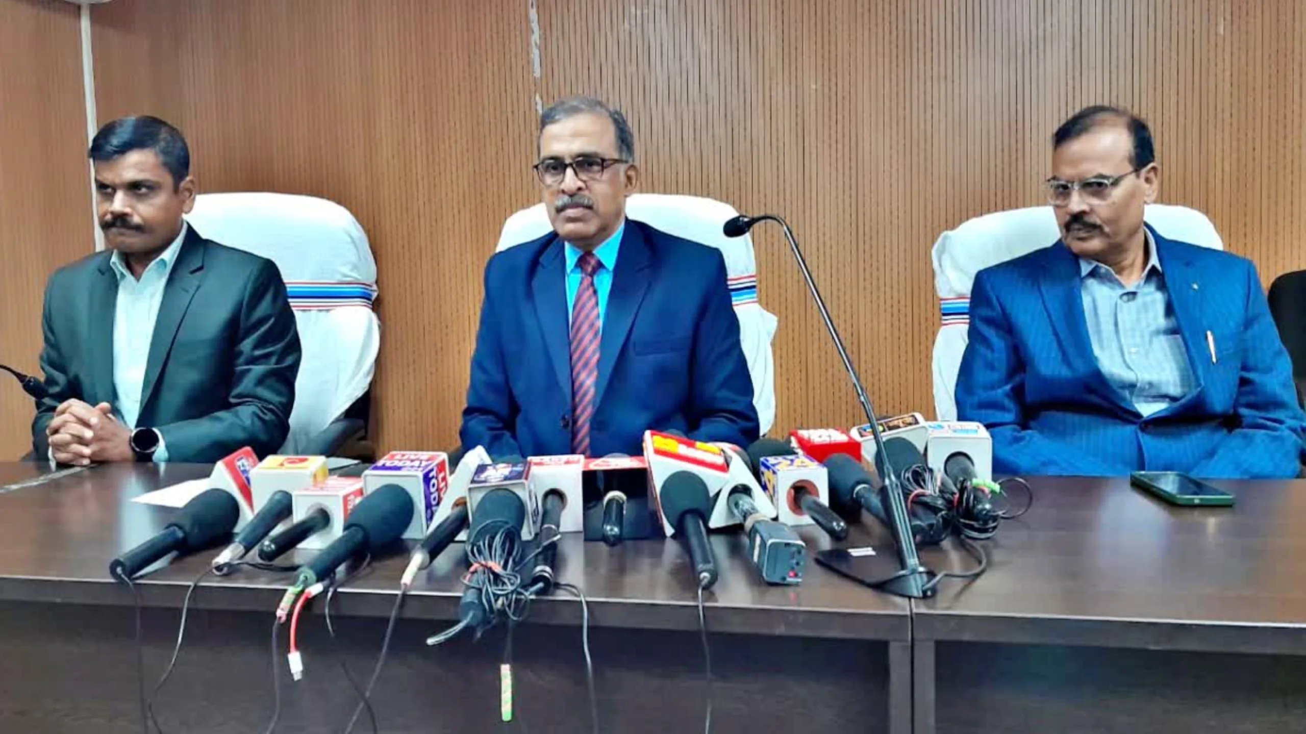 GridArt 20260101 174807938 scaled