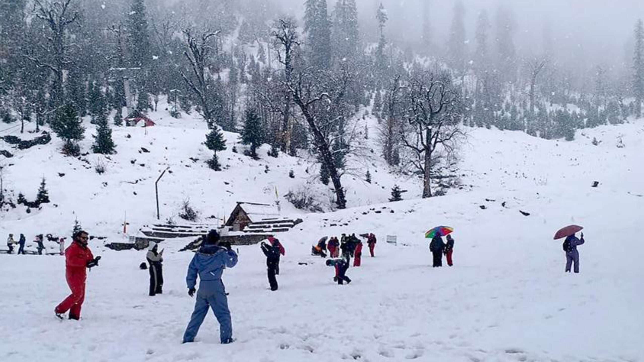 जम्मू-कश्मीर और लद्दाख में भीषण शीत लहर जारी, तापमान शून्य से नीचे