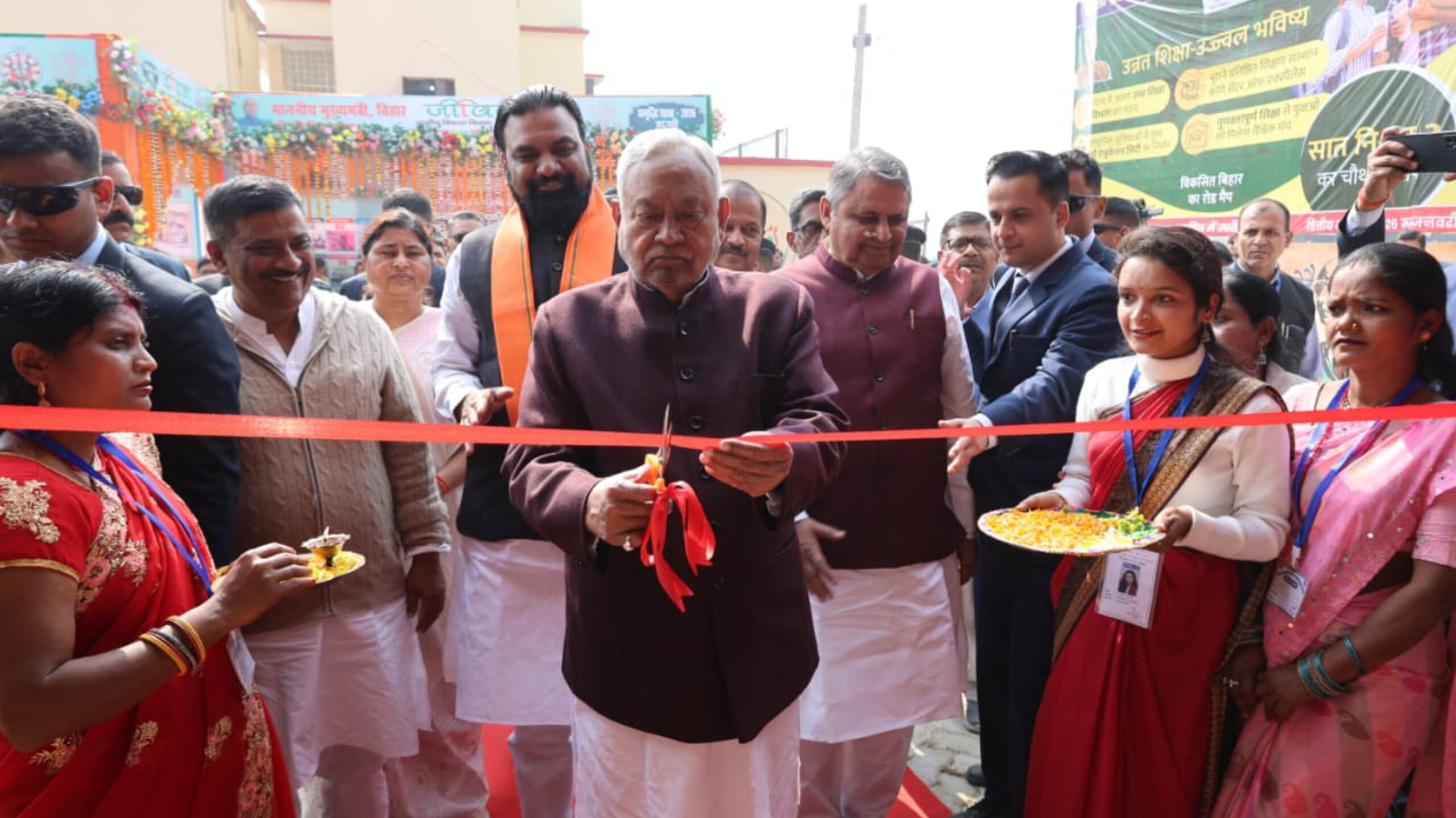 5 साल में विकसित बिहार! समृद्धि यात्रा के मंच से नीतीश का बड़ा ऐलान – महिलाओं को मिलेंगे 2 लाख, युवाओं को रोजगार