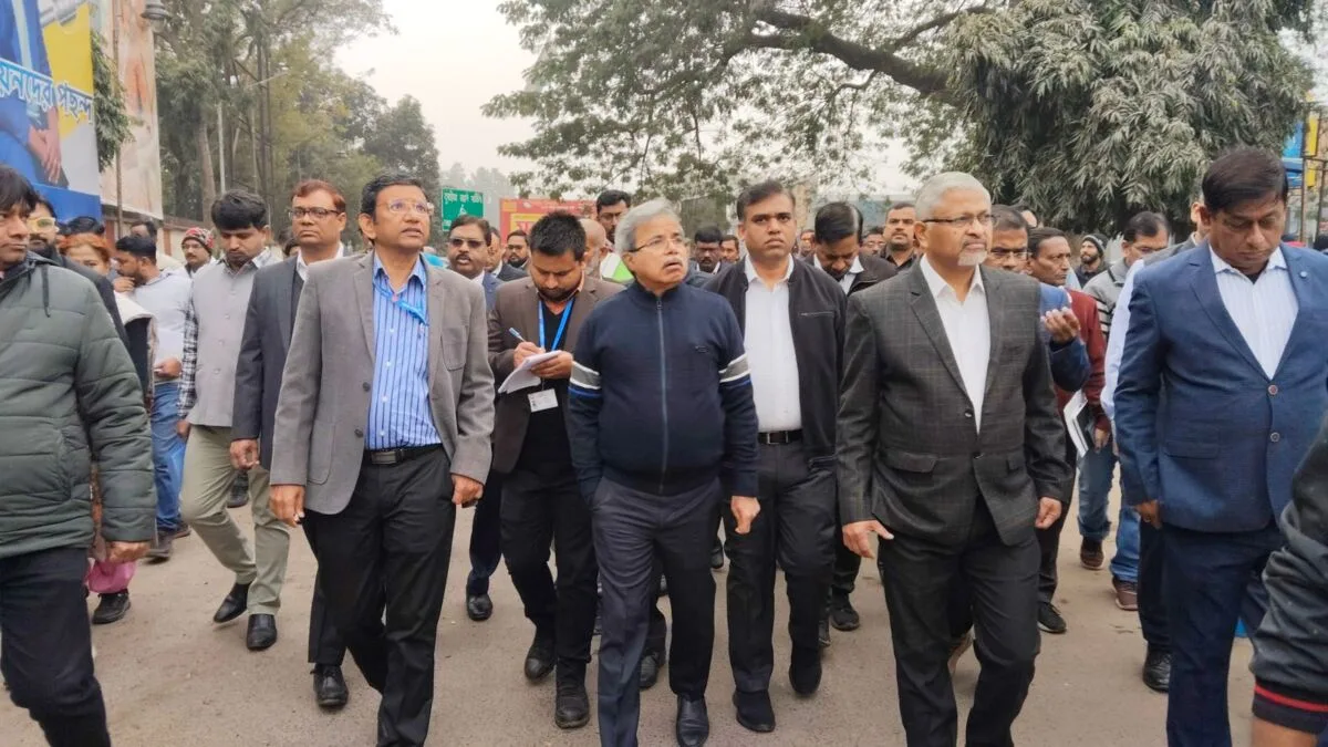 रेलवे बोर्ड के अध्यक्ष एवं सीईओ ने मालदा टाउन स्टेशन का दौरा कर प्रथम वंदे भारत स्लीपर ट्रेन की तैयारियों की समीक्षा की 1 रेलवे बोर्ड के अध्यक्ष एवं सीईओ ने मालदा टाउन स्टेशन का दौरा कर प्रथम वंदे भारत स्लीपर ट्रेन की तैयारियों की समीक्षा की