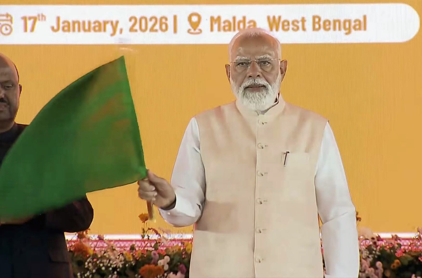 मालदा से पीएम मोदी का बड़ा ऐलान: वंदे भारत स्लीपर ट्रेन की शुरुआत, बंगाल को नई रेल रफ्तार