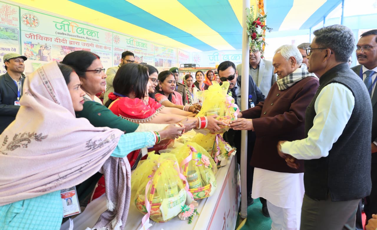 समृद्धि यात्रा के क्रम में मुख्यमंत्री ने गोपालगंज जिले में विकास कार्यों का लिया जायजा, योजनाओं के तेज क्रियान्वयन का दिया निर्देश