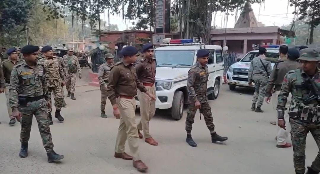 सरस्वती पूजा को लेकर भागलपुर पुलिस अलर्ट, सिटी एसपी के नेतृत्व में शहरभर में फ्लैग मार्च