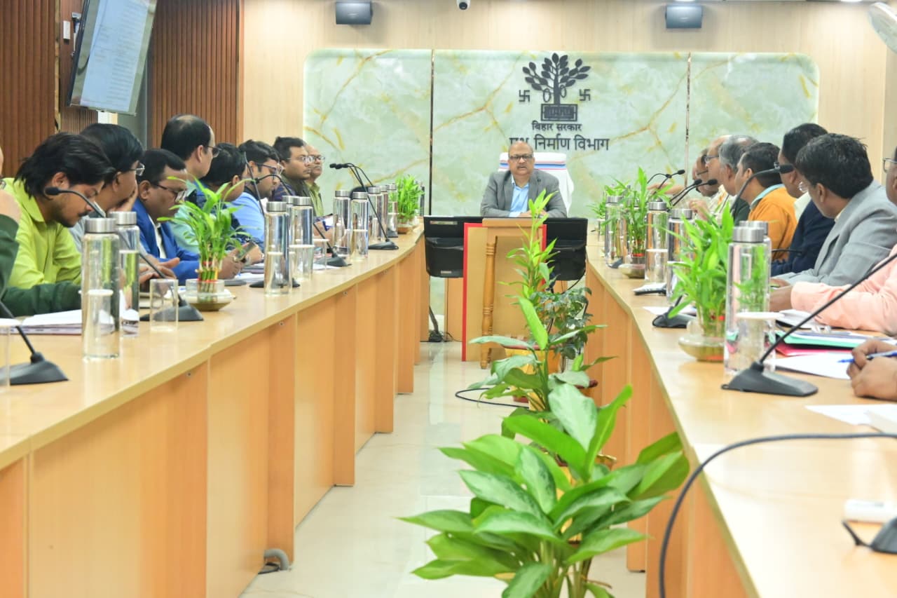 बिहार में 33,464 करोड़ की राष्ट्रीय राजमार्ग परियोजनाओं की समीक्षा