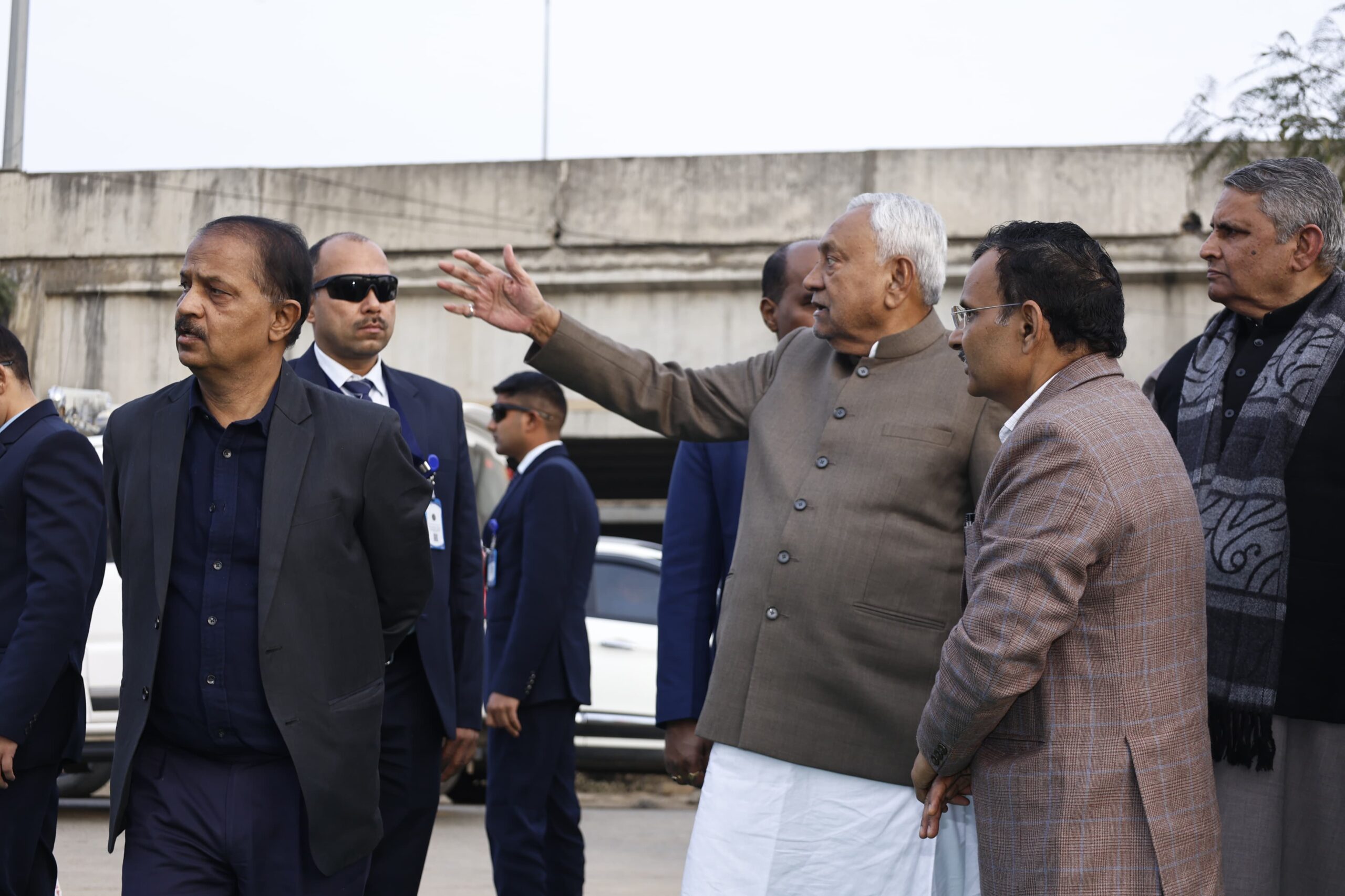 पटना में ट्रैफिक जाम से मिलेगी बड़ी राहत: सीएम नीतीश ने निर्माणाधीन सड़कों का किया निरीक्षण, समय पर काम पूरा करने का निर्देश