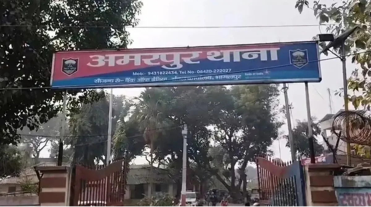 बांका में शराब पीने से मना करना पड़ा भारी दुकान में शराब पीने से रोका तो युवक पर चलाई गई दो गोलियां, बड़ा हादसा टला