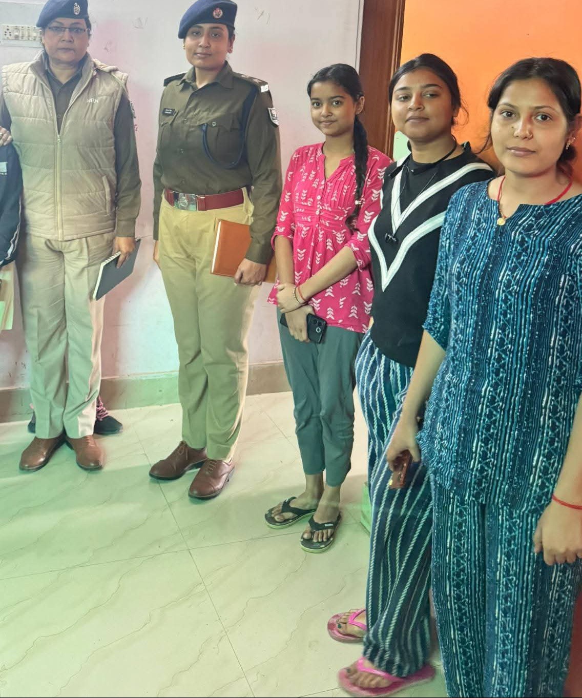 भागलपुर पुलिस का ‘रियलिटी चेक’: गर्ल्स हॉस्टल में पहुंची टीम, खंगाले रजिस्टर; संचालकों को दो टूक- ‘SOP नहीं माना तो होगी कार्रवाई’