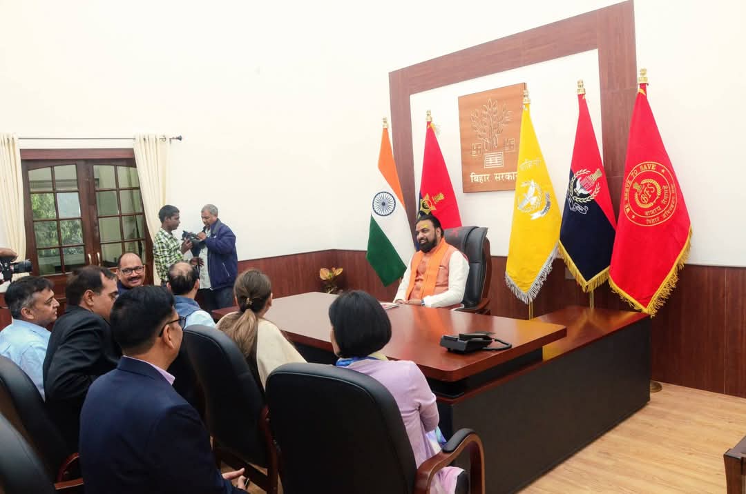 पुराने सचिवालय से फिर शुरू हुआ ‘गृह मंत्रालय’ का काम; डिप्टी सीएम सम्राट चौधरी ने संभाला ऑफिस, पहले ही दिन पुलिस अफसरों की क्लास