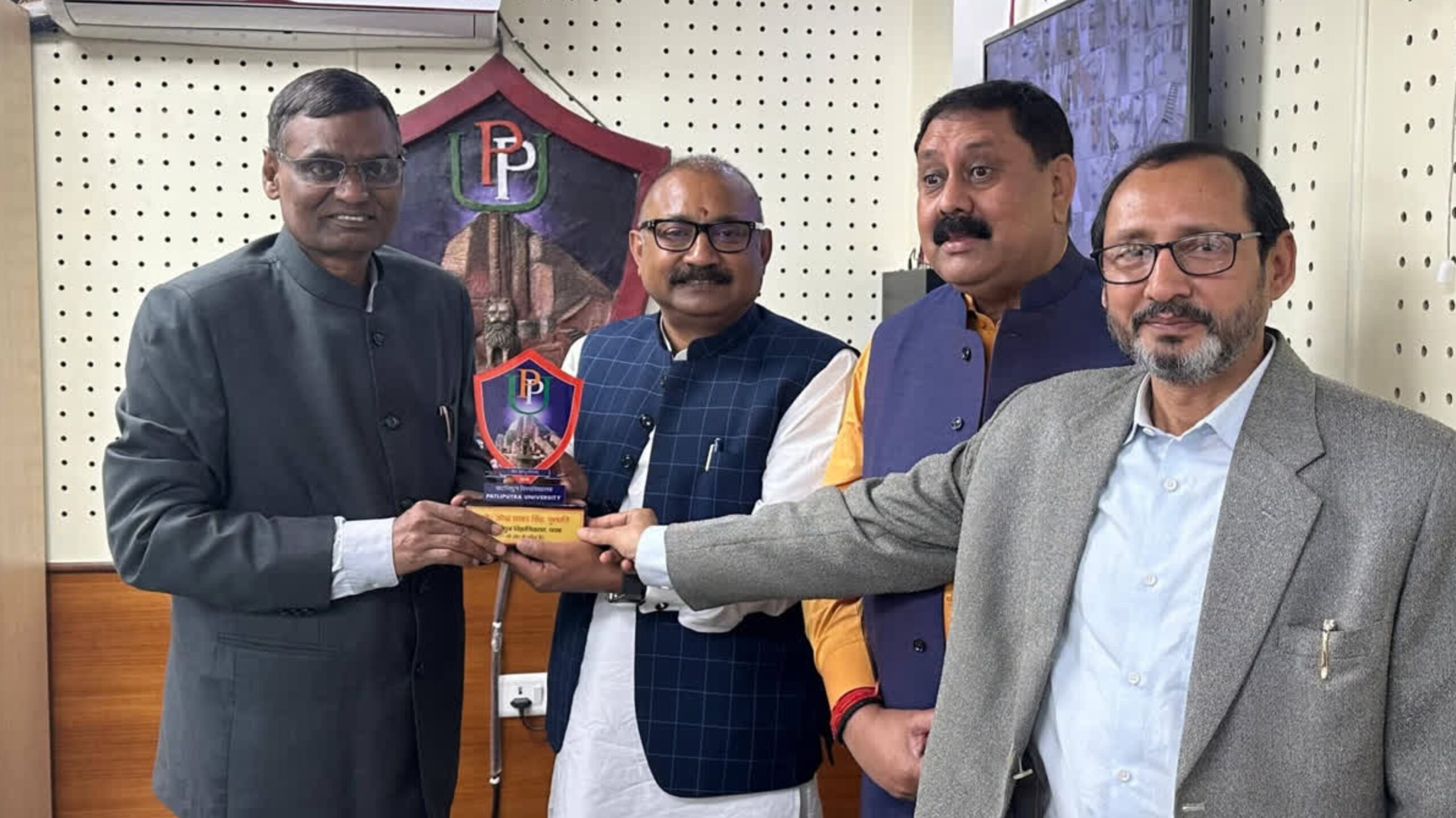 बिहार के मंत्री अशोक चौधरी ने पाटलिपुत्र विश्वविद्यालय में सहायक प्राध्यापक के रूप में संभाला कार्यभार