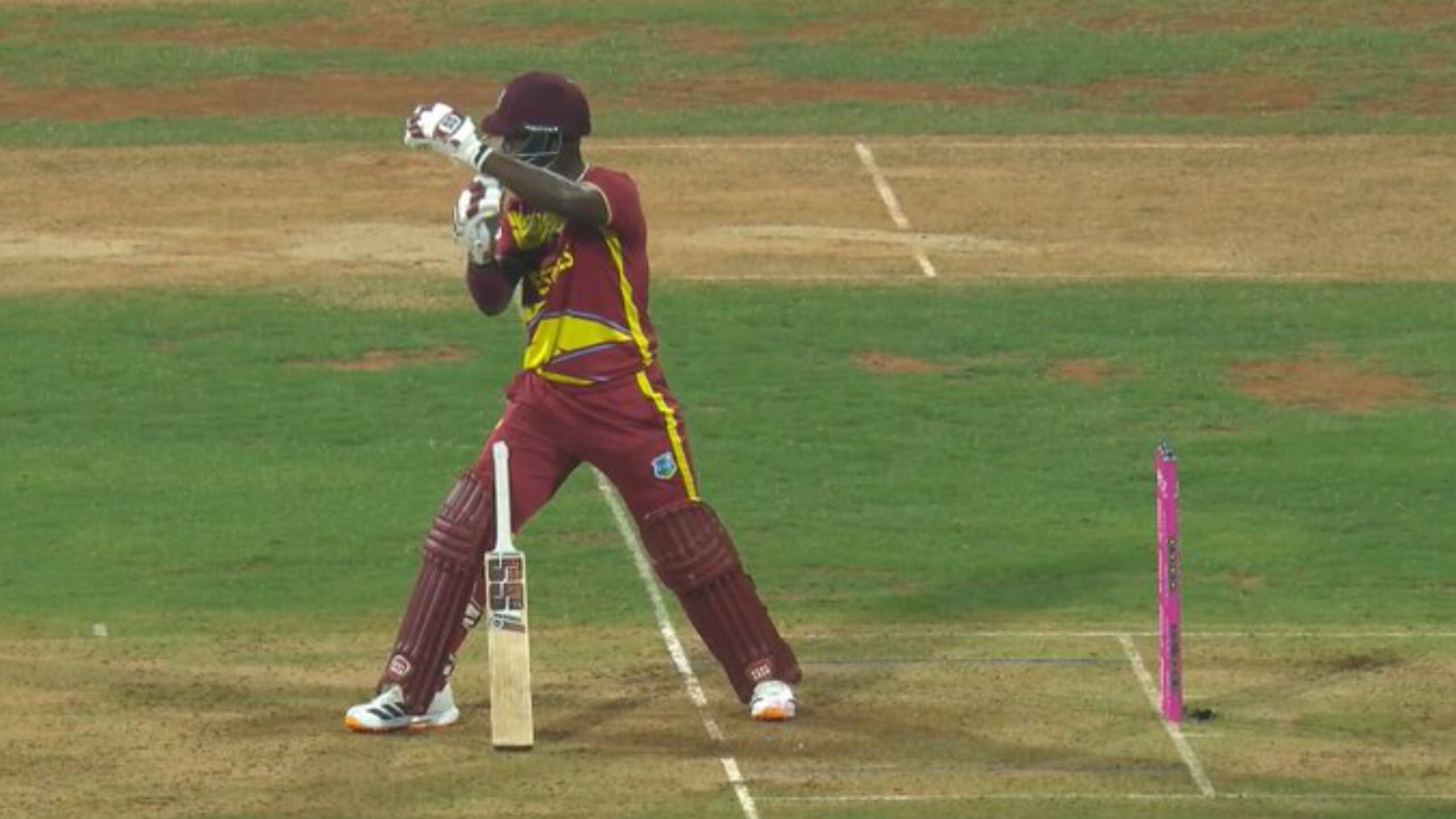 वाइड पर लेने लगे रिव्यू, इंटरनेशनल क्रिकेट का नियम भूल बैठे रदरफोर्ड; सोशल मीडिया पर वीडियो वायरल