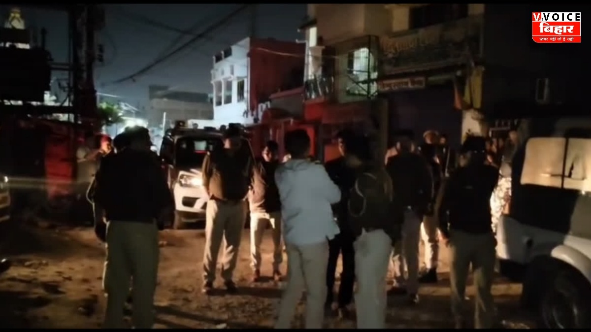 बिहार में मोबाइल छीनने को लेकर दो पक्षों में पथराव, चार हिरासत में, एक घायल