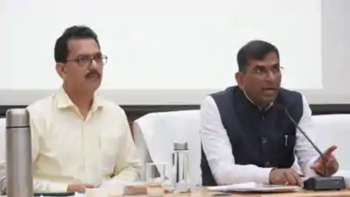 बिहार में विकास कार्यों की गति को लेकर सचिव कुमार रवि ने दी कड़ी चेतावनी, गुणवत्ता में समझौता बर्दाश्त नहीं