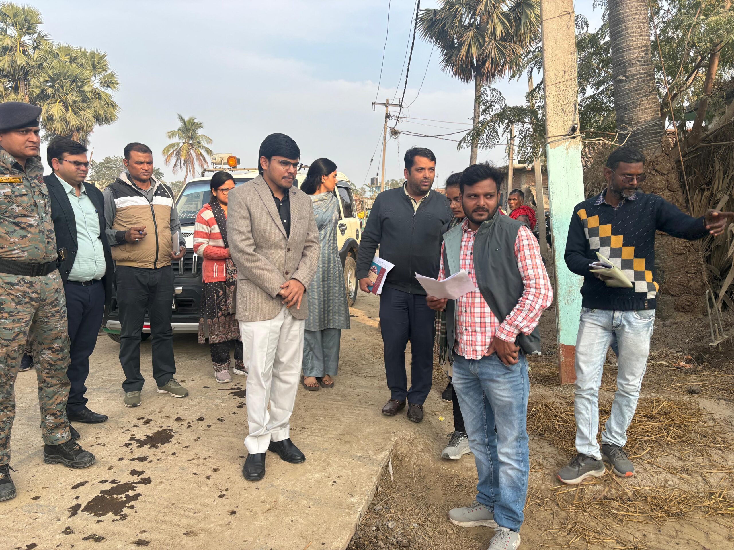 गोराडीह में किसानों के काम की पड़ताल, डीडीसी ने दिए तेज़ी लाने के निर्देश