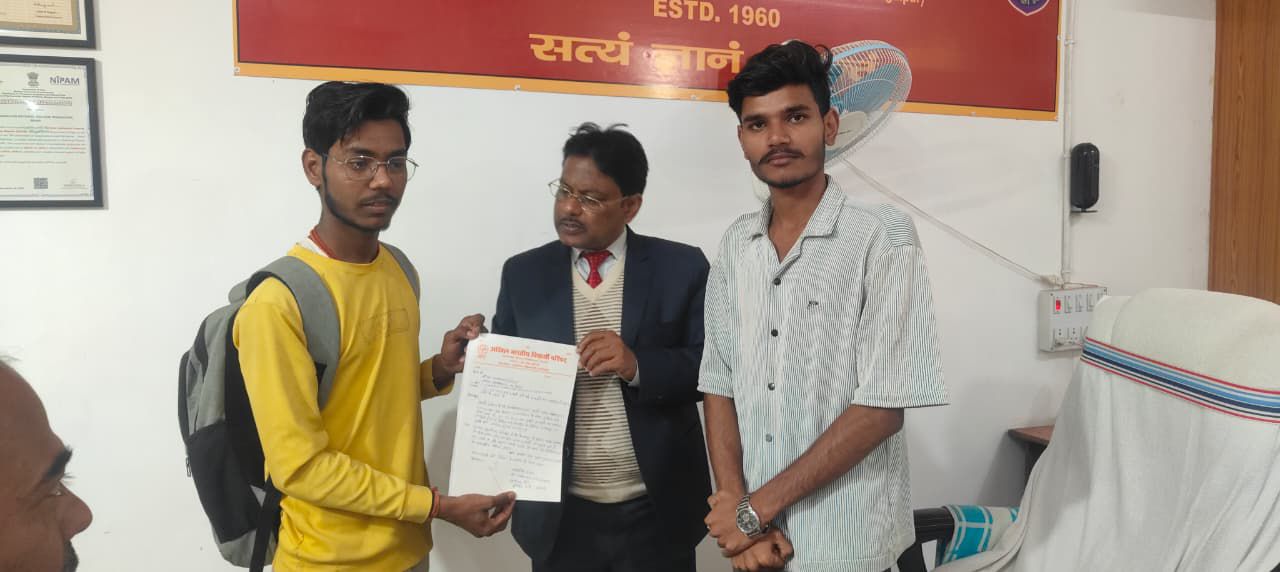 बीएन कॉलेज में छात्रों की जीत: फ्री था एडमिशन, फिर भी वसूले जा रहे थे पैसे; ABVP के विरोध के बाद प्रिंसिपल ने तत्काल रोका नामांकन, फीस वापसी का मिला भरोसा