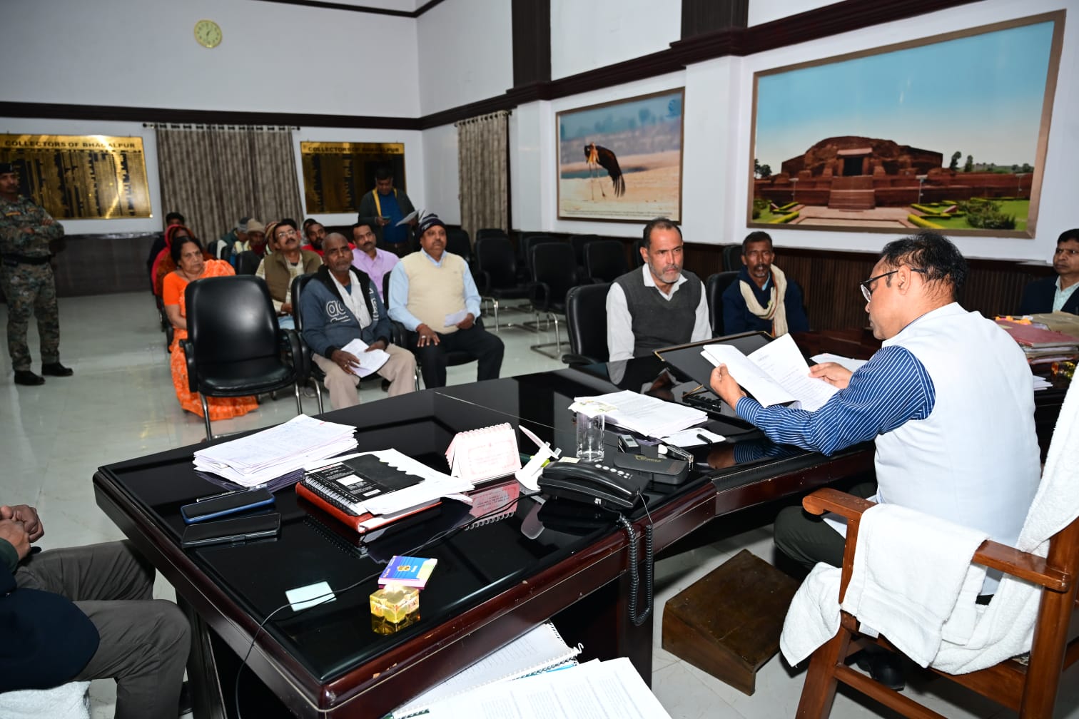 भागलपुर DM के चेंबर में व्हीलचेयर पर पहुंचा फरियादी: ‘सबका सम्मान’ के तहत 50 लोगों की सुनी समस्या; जमीन और पेंशन के मामले सबसे ज्यादा